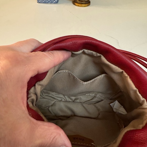 ❤️ NWT THE SAK LORELIE SMALL RED LEATHER DRAWSTRING BAG! - Picture 8 of 9
